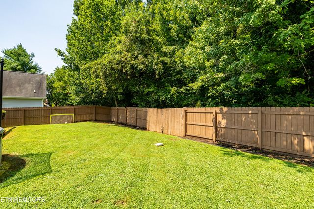 2911 Porch Swing Rd, Knoxville, TN 37938