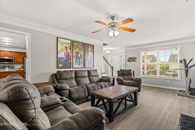 2911 Porch Swing Rd, Knoxville, TN 37938