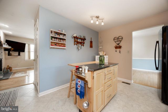 28 LOBACHSVILLE RD, Fleetwood, PA 19522