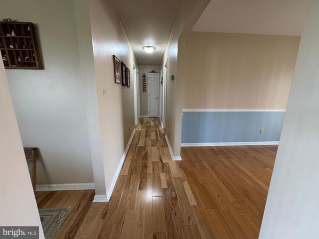 28 LOBACHSVILLE RD, Fleetwood, PA 19522