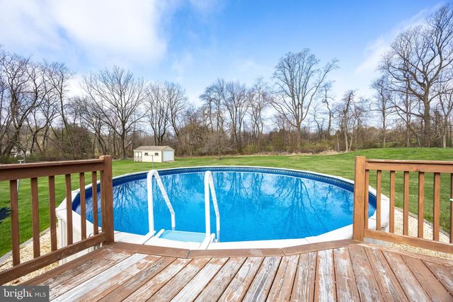 28 LOBACHSVILLE RD, Fleetwood, PA 19522
