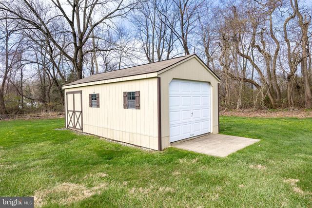 28 LOBACHSVILLE RD, Fleetwood, PA 19522