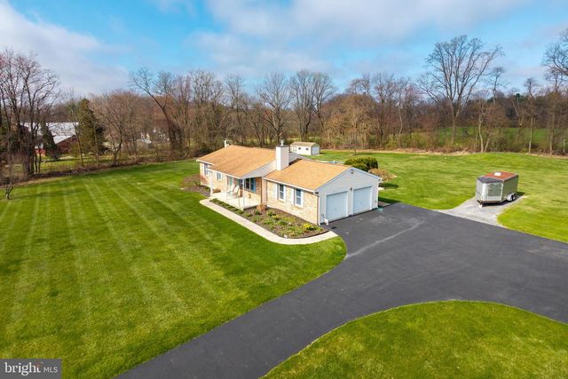 28 LOBACHSVILLE RD, Fleetwood, PA 19522