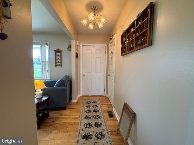 28 LOBACHSVILLE RD, Fleetwood, PA 19522