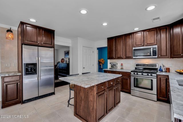 18 Camelot Terrace, Jackson, NJ 08527