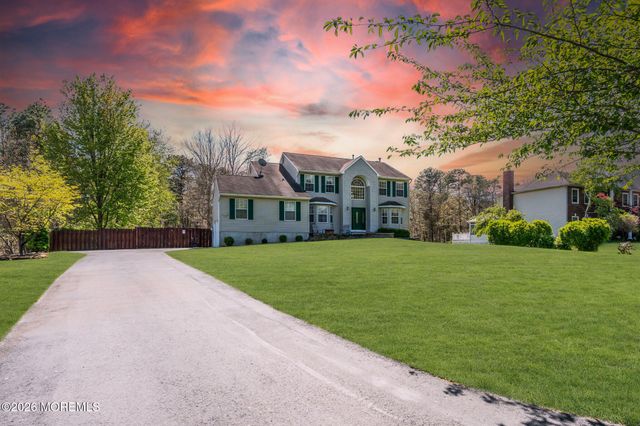 18 Camelot Terrace, Jackson, NJ 08527