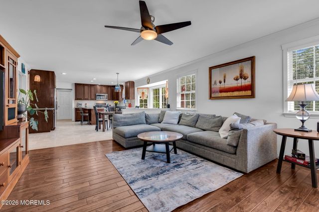 18 Camelot Terrace, Jackson, NJ 08527