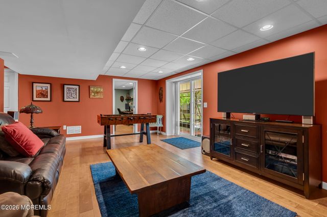 18 Camelot Terrace, Jackson, NJ 08527