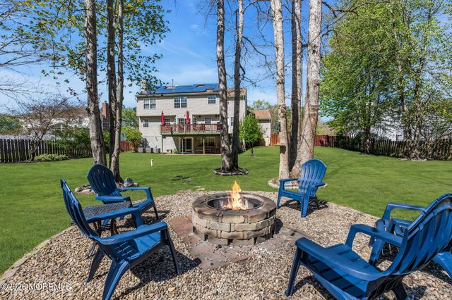 18 Camelot Terrace, Jackson, NJ 08527
