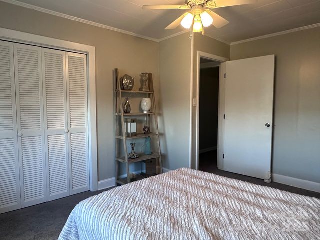 2202 16th Avenue NE, Hickory, NC 28601
