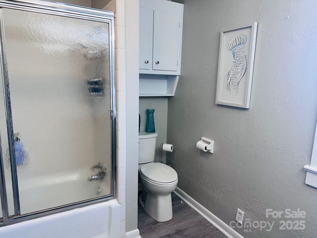 2202 16th Avenue NE, Hickory, NC 28601