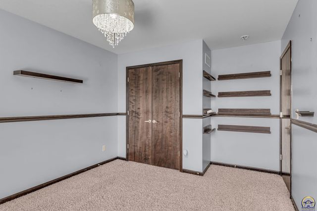 7105 SW 17th TER, Topeka, KS 66615