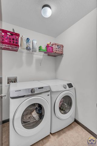 7105 SW 17th TER, Topeka, KS 66615