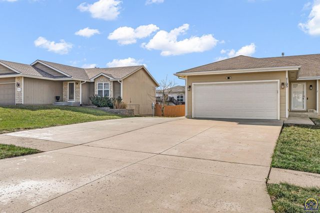 7105 SW 17th TER, Topeka, KS 66615