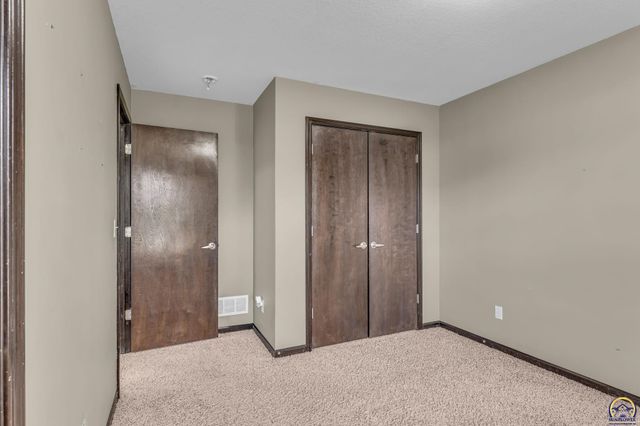 7105 SW 17th TER, Topeka, KS 66615