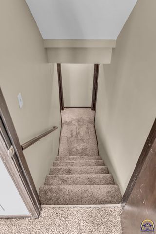 7105 SW 17th TER, Topeka, KS 66615