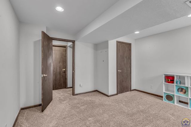 7105 SW 17th TER, Topeka, KS 66615