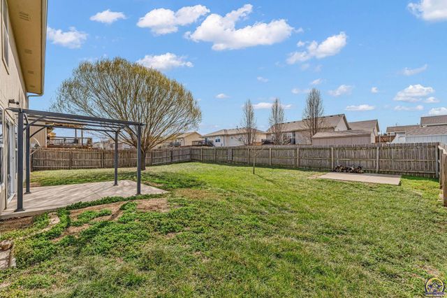 7105 SW 17th TER, Topeka, KS 66615