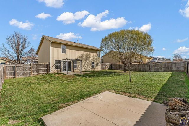 7105 SW 17th TER, Topeka, KS 66615