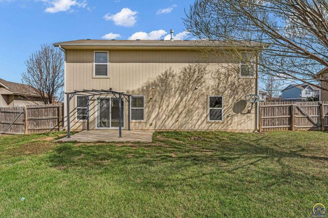 7105 SW 17th TER, Topeka, KS 66615