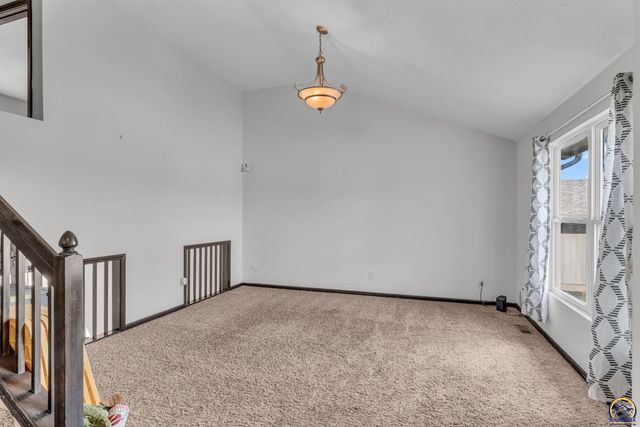 7105 SW 17th TER, Topeka, KS 66615