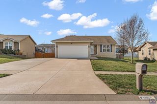 7105 SW 17th TER, Topeka, KS 66615