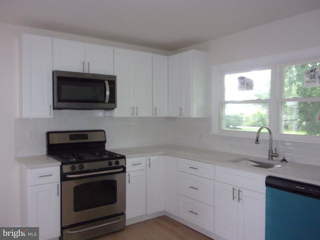 36 PARK AVE, Berlin, NJ 08009