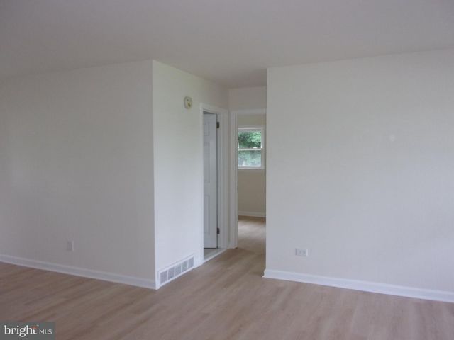 36 PARK AVE, Berlin, NJ 08009