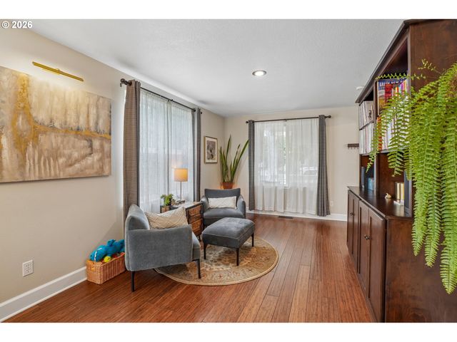709 W 24TH St, Vancouver, WA 98660