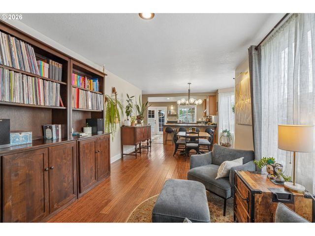 709 W 24TH St, Vancouver, WA 98660