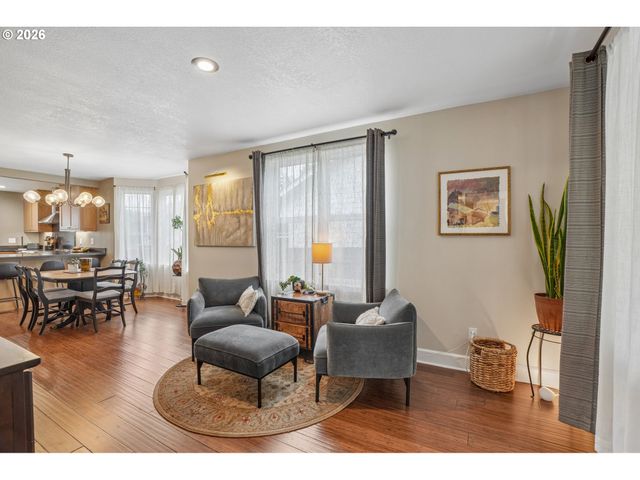 709 W 24TH St, Vancouver, WA 98660