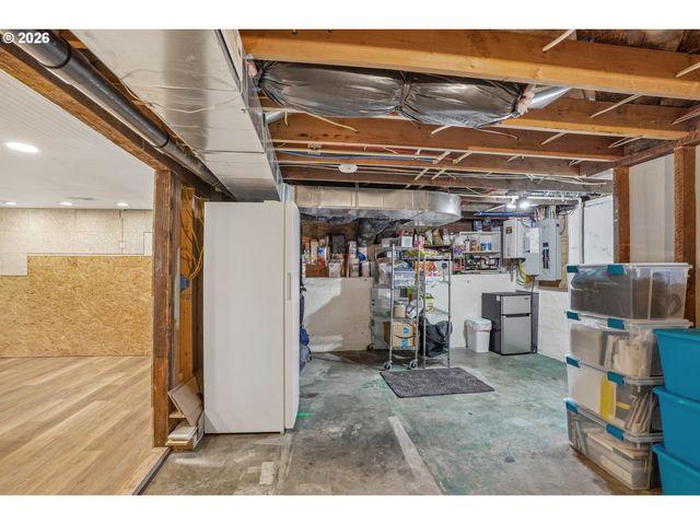 709 W 24TH St, Vancouver, WA 98660