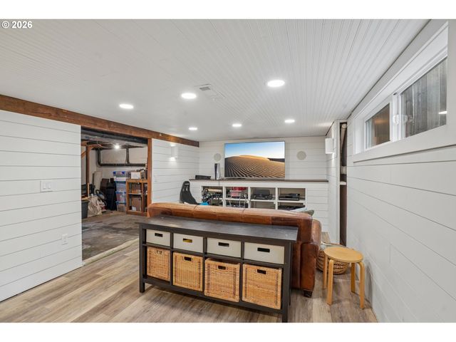 709 W 24TH St, Vancouver, WA 98660