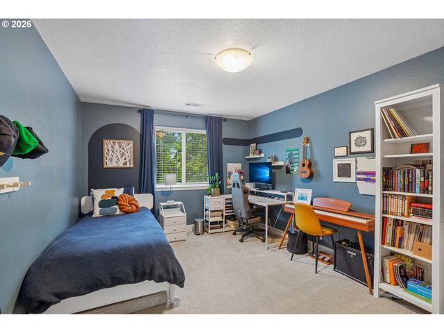 709 W 24TH St, Vancouver, WA 98660