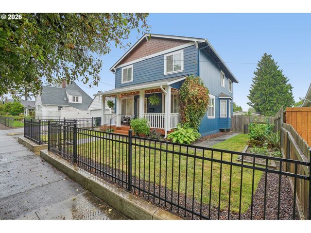 709 W 24TH St, Vancouver, WA 98660