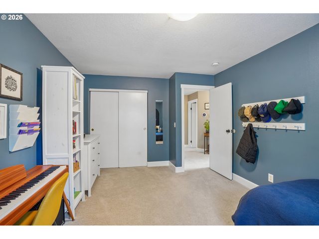 709 W 24TH St, Vancouver, WA 98660