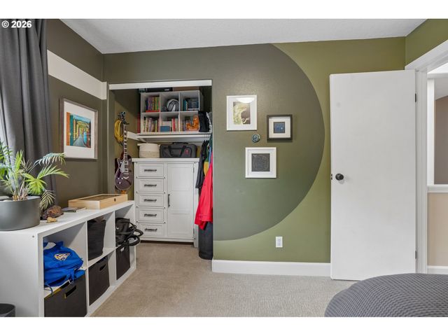 709 W 24TH St, Vancouver, WA 98660