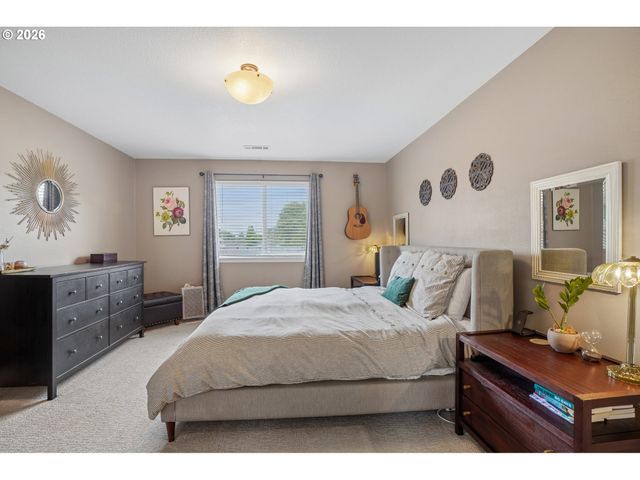 709 W 24TH St, Vancouver, WA 98660