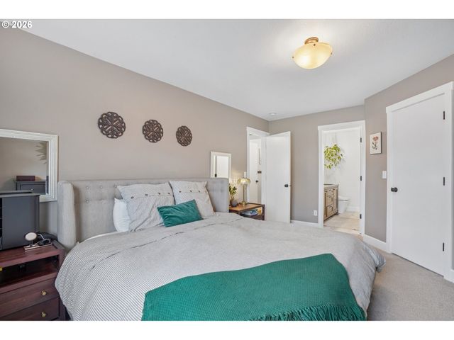 709 W 24TH St, Vancouver, WA 98660