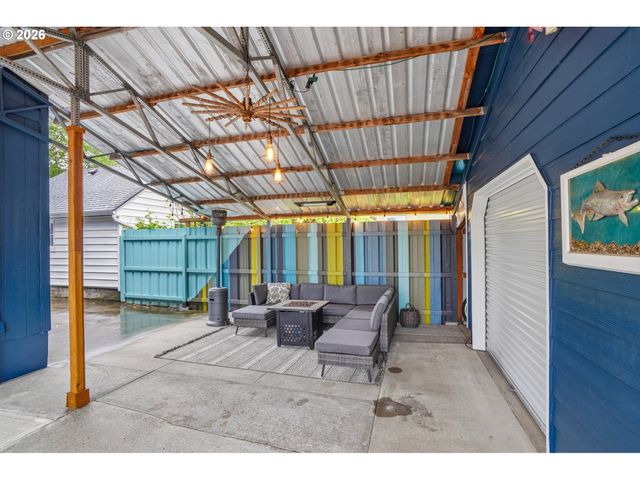 709 W 24TH St, Vancouver, WA 98660