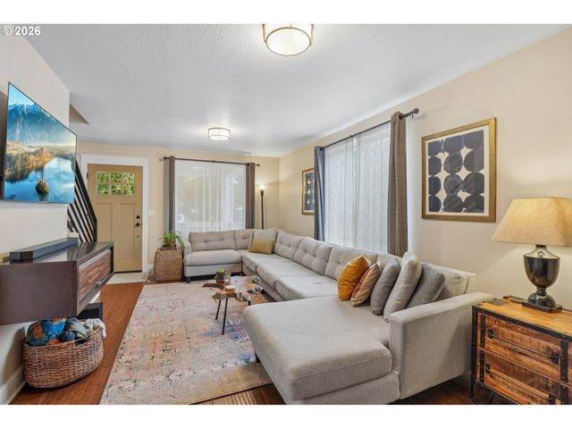 709 W 24TH St, Vancouver, WA 98660
