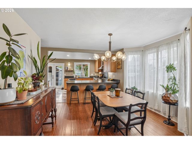 709 W 24TH St, Vancouver, WA 98660