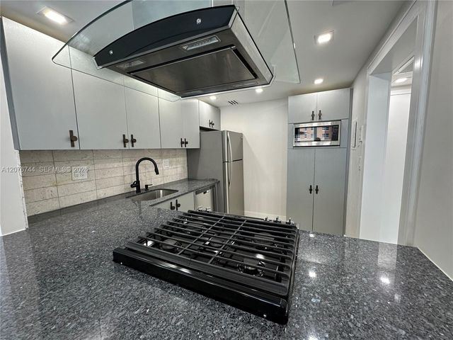 2030 S Ocean Drive 1611, Hallandale Beach, FL 33009