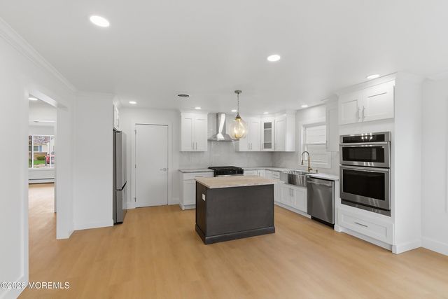 46 Auburn Road, Toms River, NJ 08757