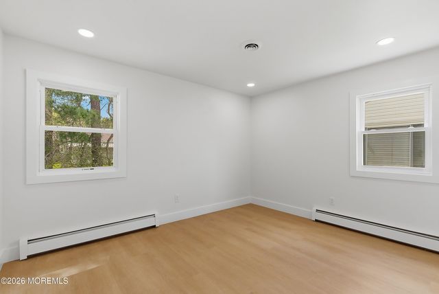 46 Auburn Road, Toms River, NJ 08757