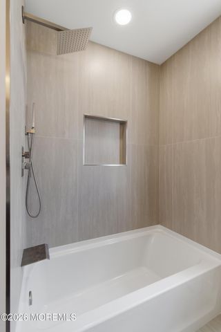 46 Auburn Road, Toms River, NJ 08757