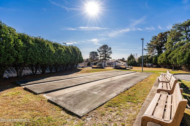 46 Auburn Road, Toms River, NJ 08757