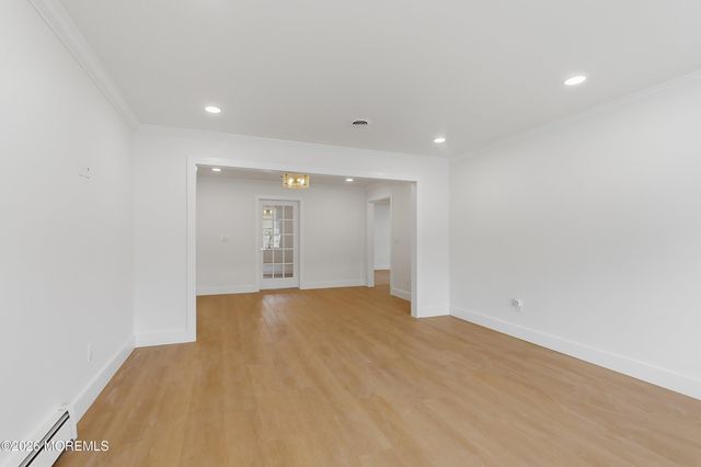 46 Auburn Road, Toms River, NJ 08757