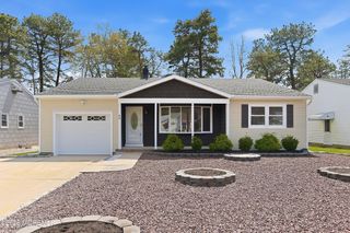 46 Auburn Road, Toms River, NJ 08757