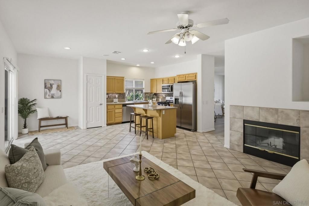 Image 11 of property listing at 5414 Toucanet Court, Oceanside, CA 92057